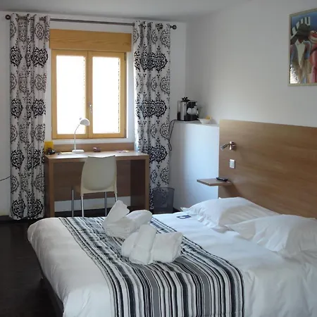 Otel La Tour Des Lys Maubeuge