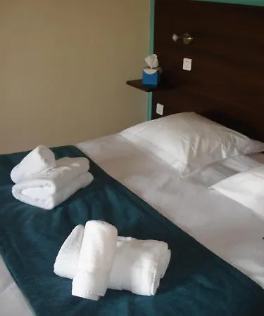 Hotel La Tour Des Lys 3*