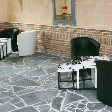 Ξενοδοχείο La Tour Des Lys