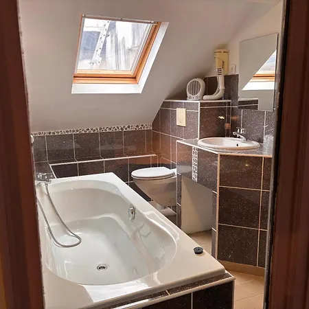 La Tour Des Lys Hotel 3*
