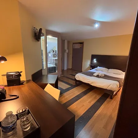 La Tour Des Lys Hotel Maubeuge