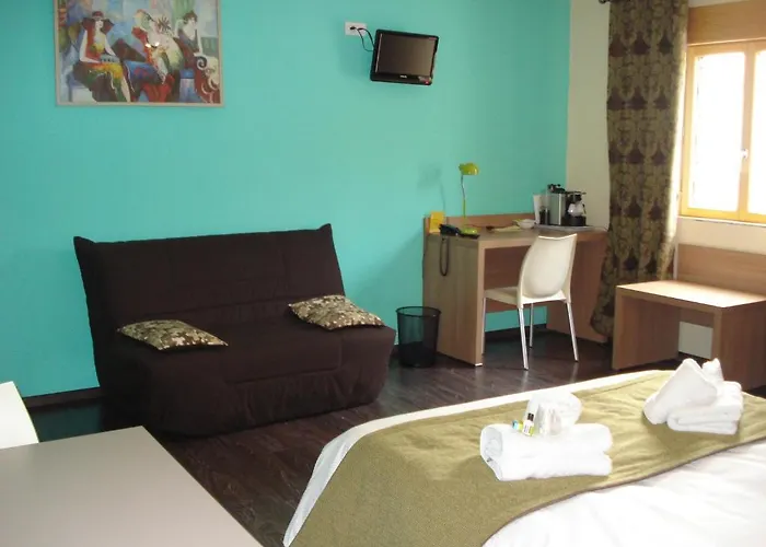 Hotel La Tour Des Lys